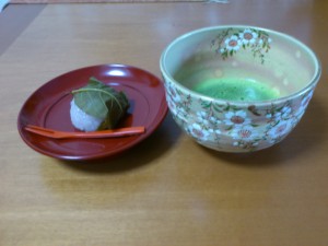この季節お気に入りの枝垂れ桜の抹茶茶碗
